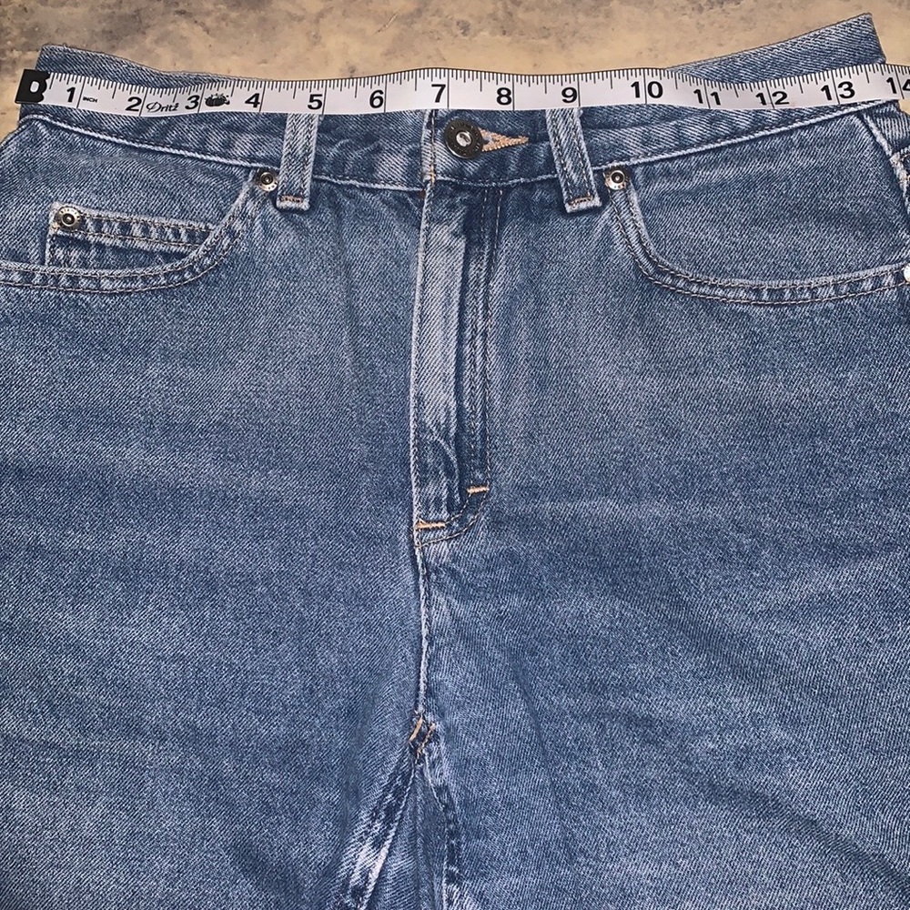 LIZ CLAIBORNE LIZWEAR JEANS SHORT PETITE